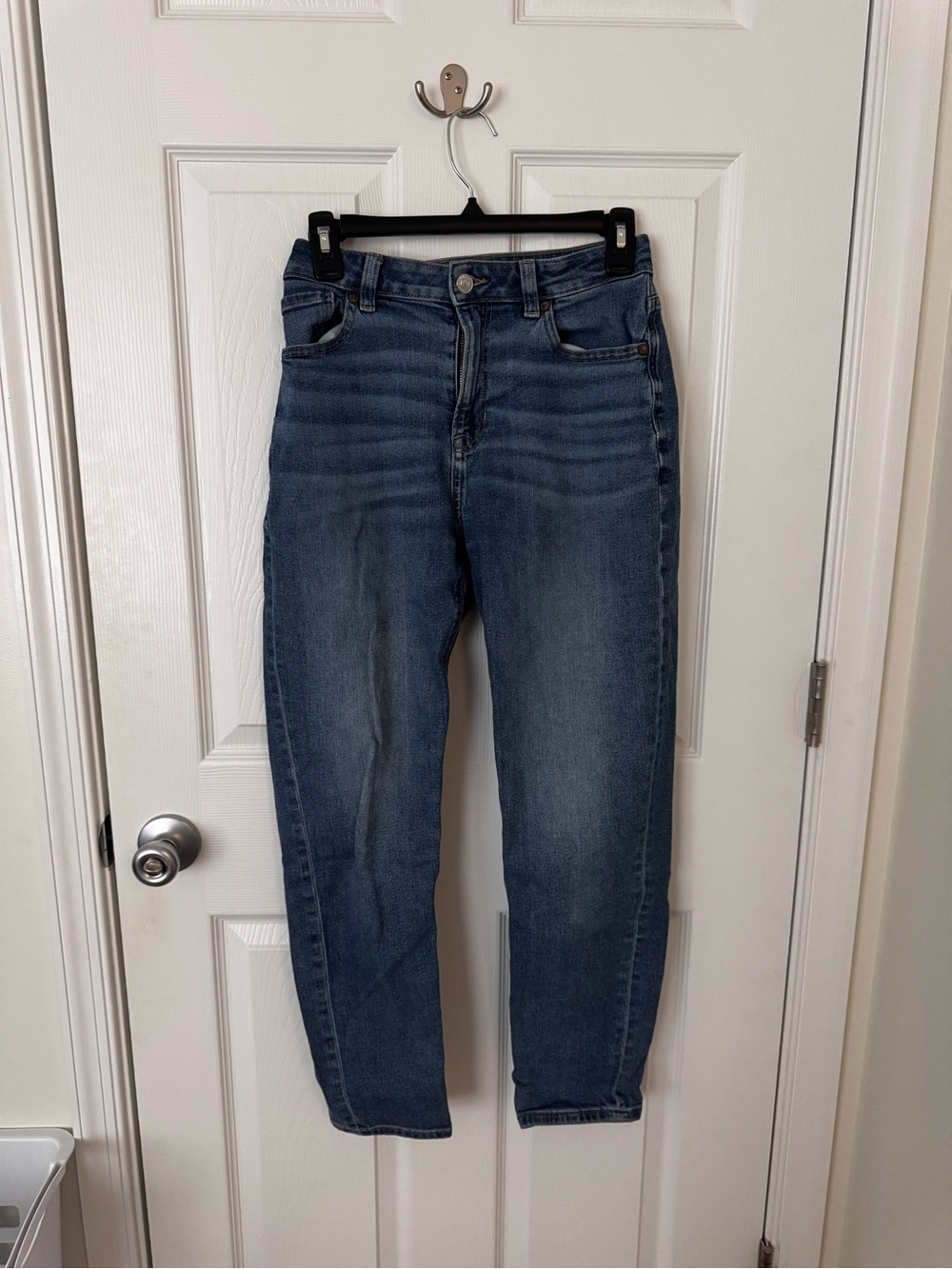American Eagle High-Rise Women's Mom Jeans - Size 2
